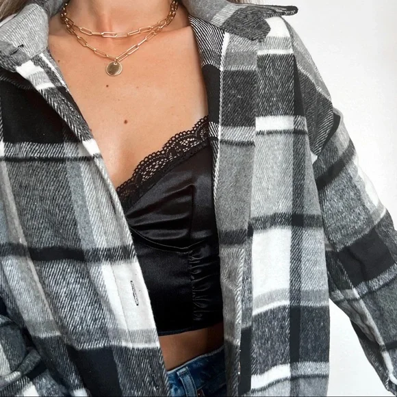 LAST ONE! plaid shacket black and white for fall and winter - Picture 2 of 5
